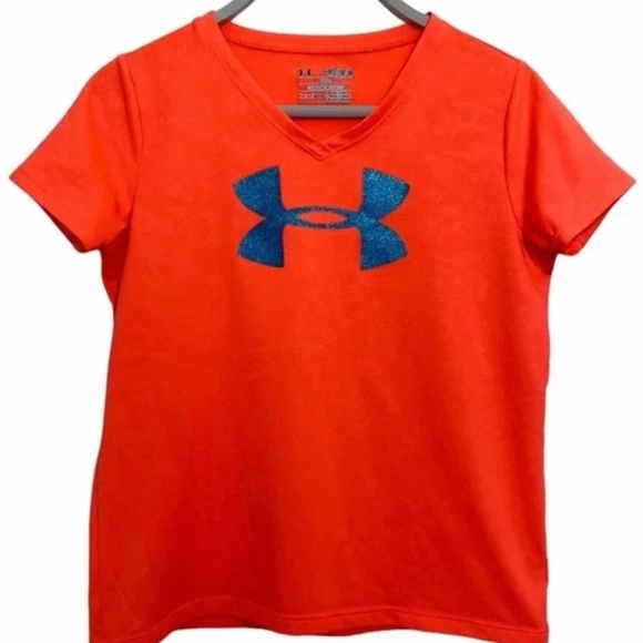 Under Armour Other - Under Armour Girls V-neck Graphic Logo Shirt